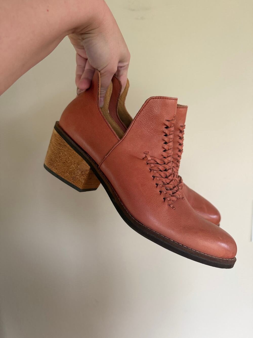 Latigo Kick Block Heel Woven Leather Ankle Boots 9.5 - Picture 1 of 6